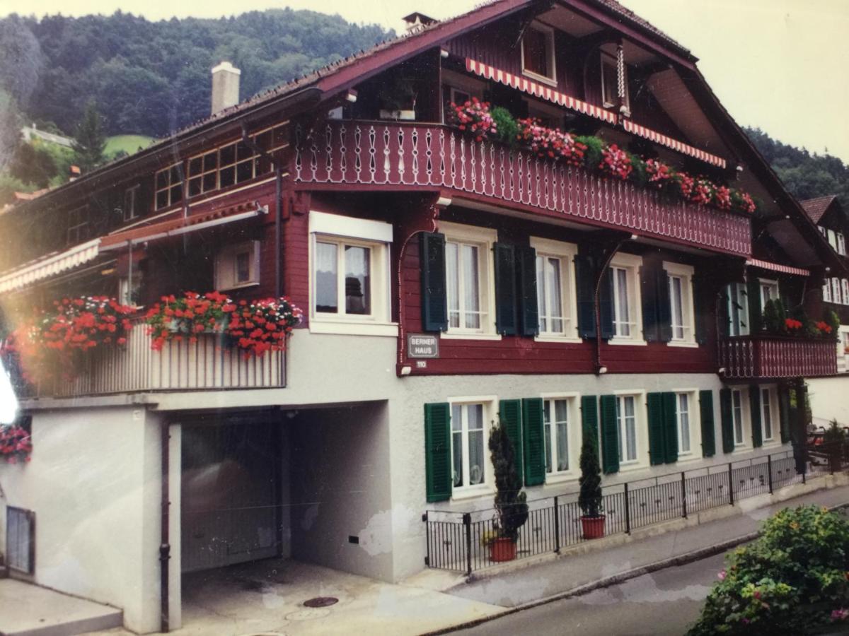 Schoene Ferienwohnung Mit Seeblick トゥーン エクステリア 写真