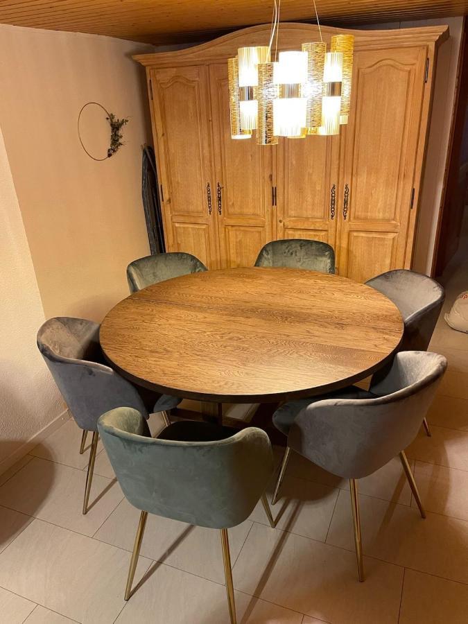 Schoene Ferienwohnung Mit Seeblick トゥーン エクステリア 写真