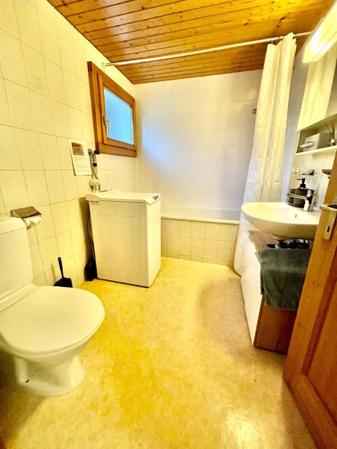 Schoene Ferienwohnung Mit Seeblick トゥーン エクステリア 写真