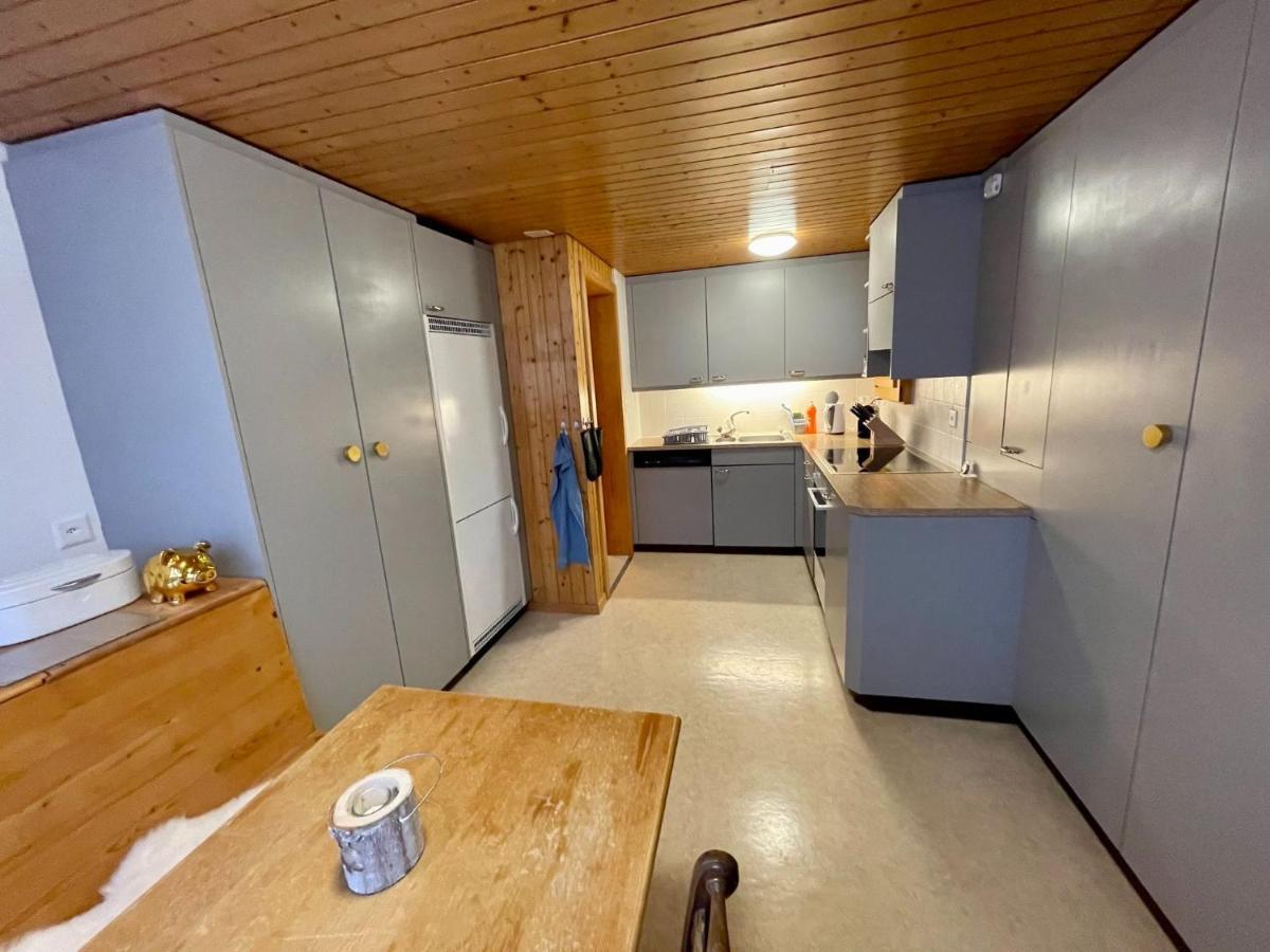 Schoene Ferienwohnung Mit Seeblick トゥーン エクステリア 写真